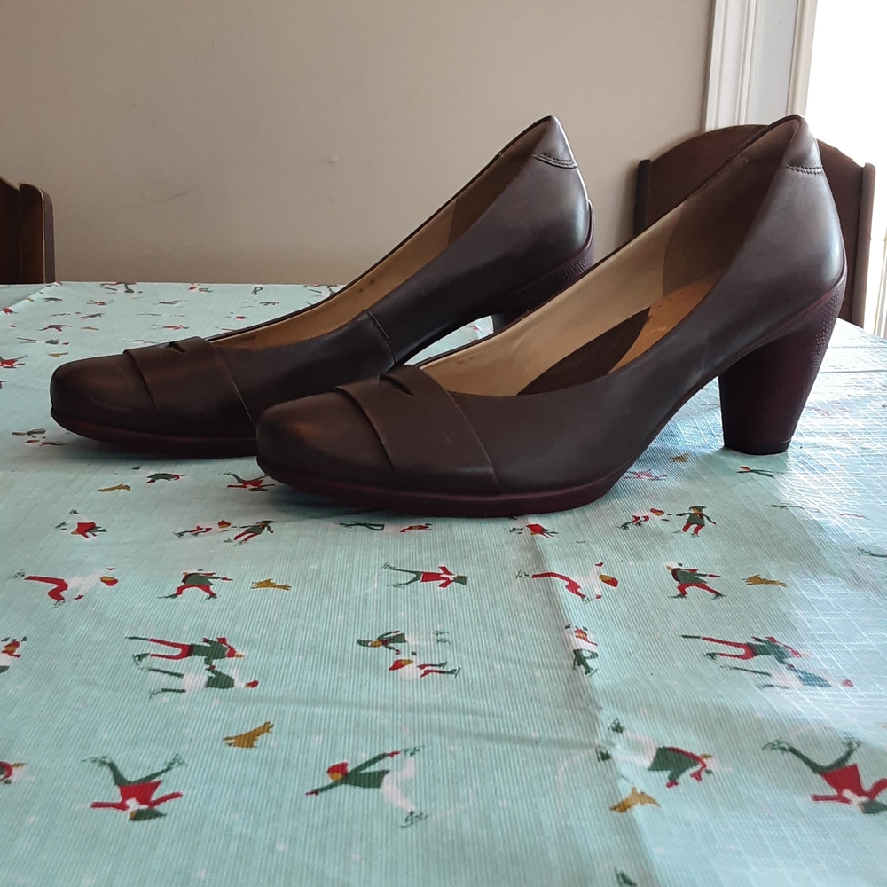 Ecco Chocolate Brown Leather Heels